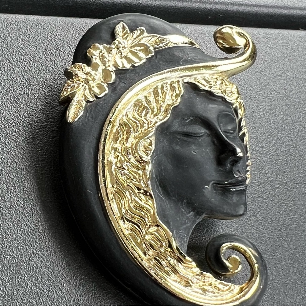 Vintage Torino Beautiful Lady Brooch - Picture 7 of 9